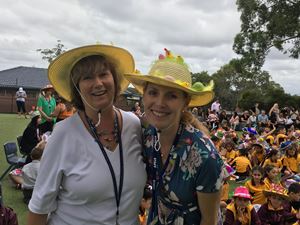 2018 Easter Hat 025