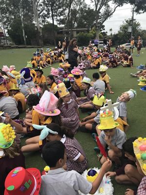 2018 Easter Hat 028