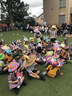 2018 Easter Hat 029