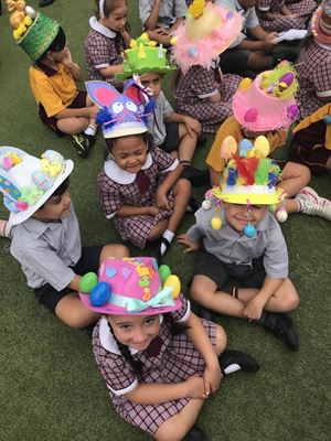 2018 Easter Hat 030